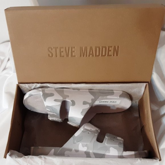 "STEVE MADDEN" ADJUSTABLE DOUBLE BUCKLE SLIP-ON SANDLES - Picture 10 of 14